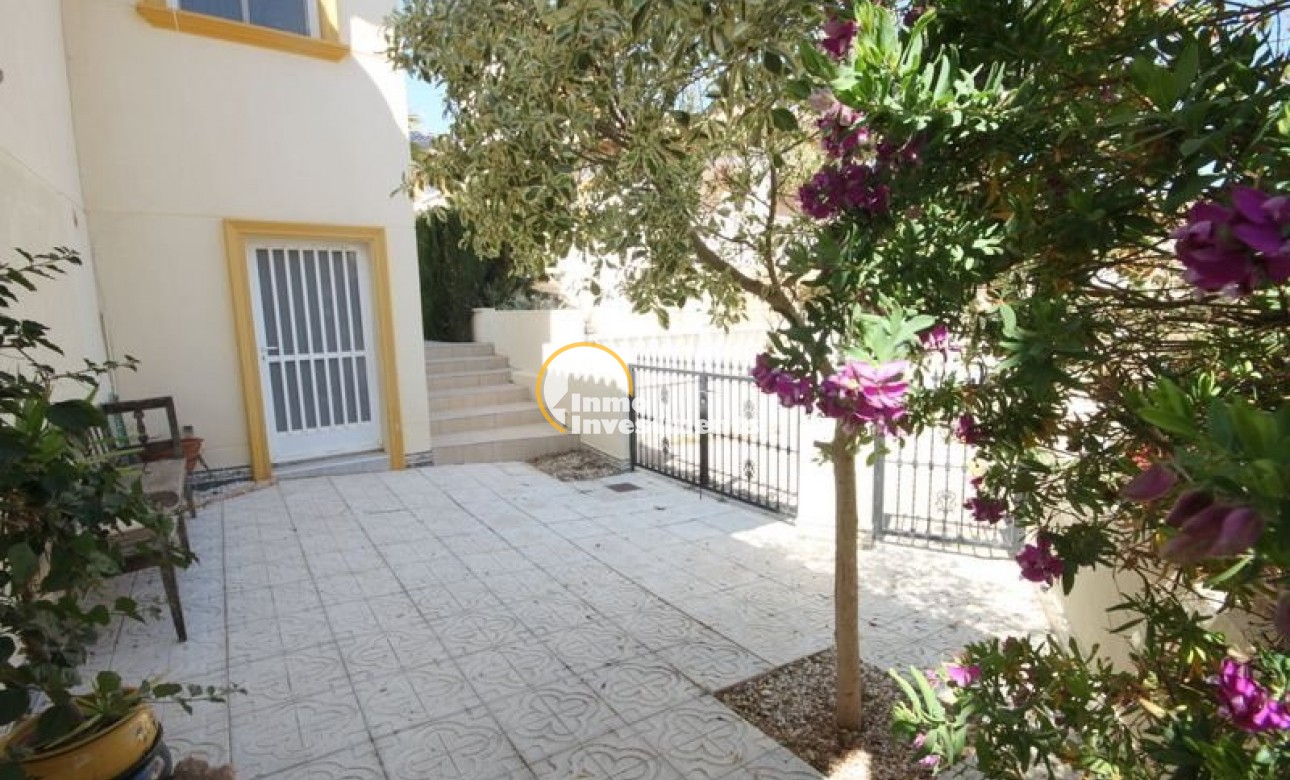 Resale - Villa - Orihuela Costa - La Zenia