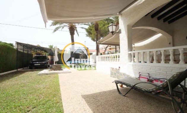 Resale - Semi detached villa - Orihuela Costa - Punta Prima