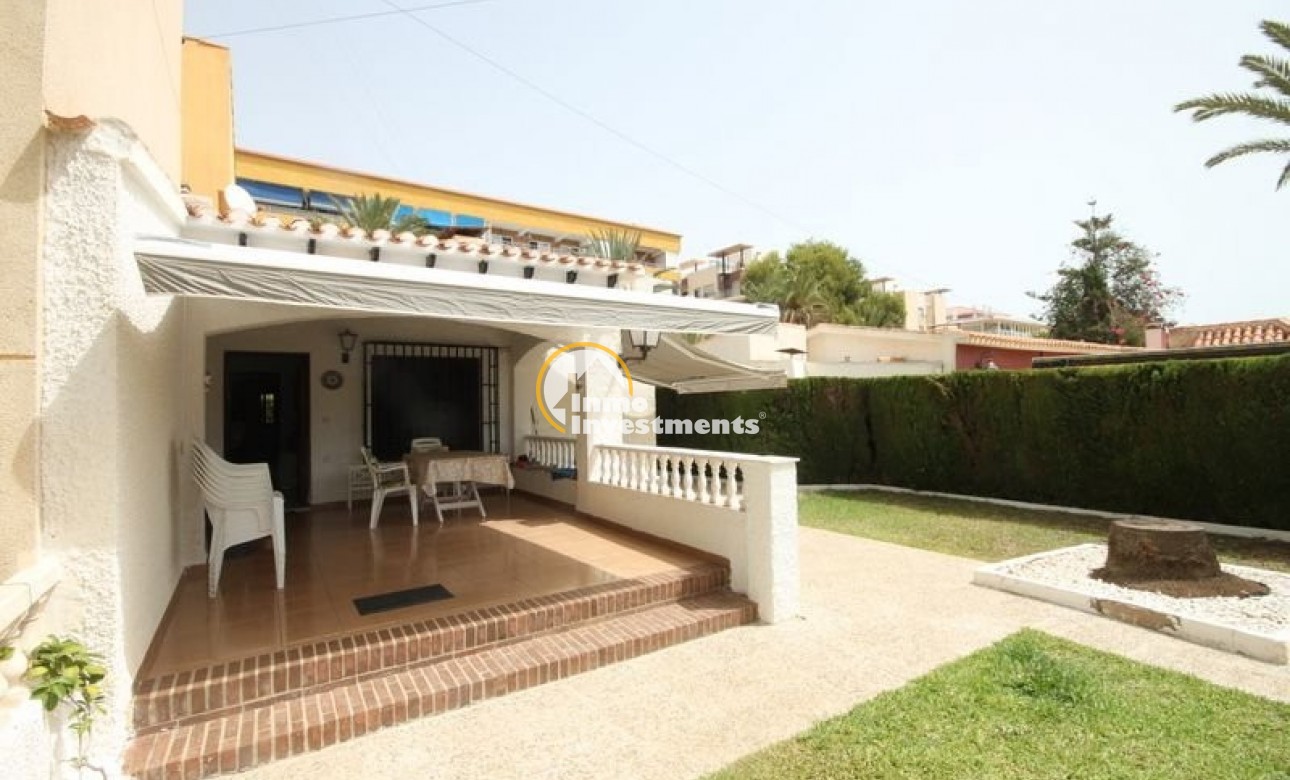 Resale - Semi detached villa - Orihuela Costa - Punta Prima