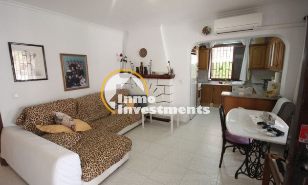 Resale - Semi detached villa - Orihuela Costa - Punta Prima