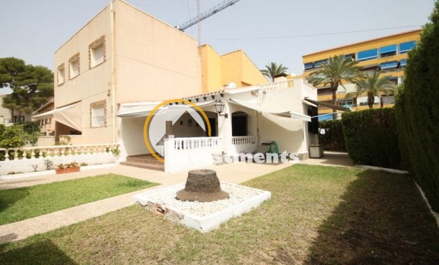 Resale - Semi detached villa - Orihuela Costa - Punta Prima