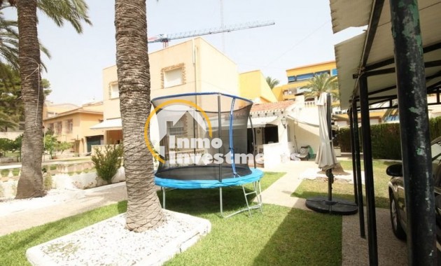 Resale - Semi detached villa - Orihuela Costa - Punta Prima