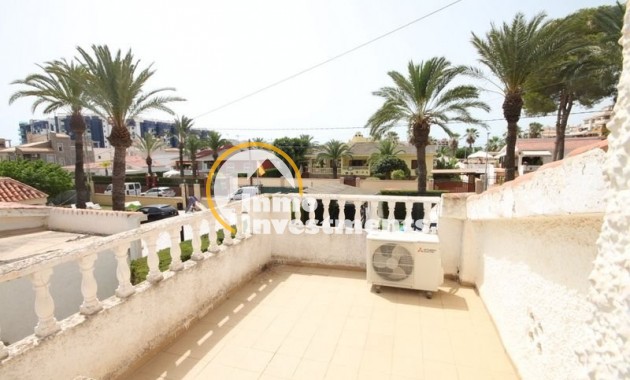 Resale - Semi detached villa - Orihuela Costa - Punta Prima