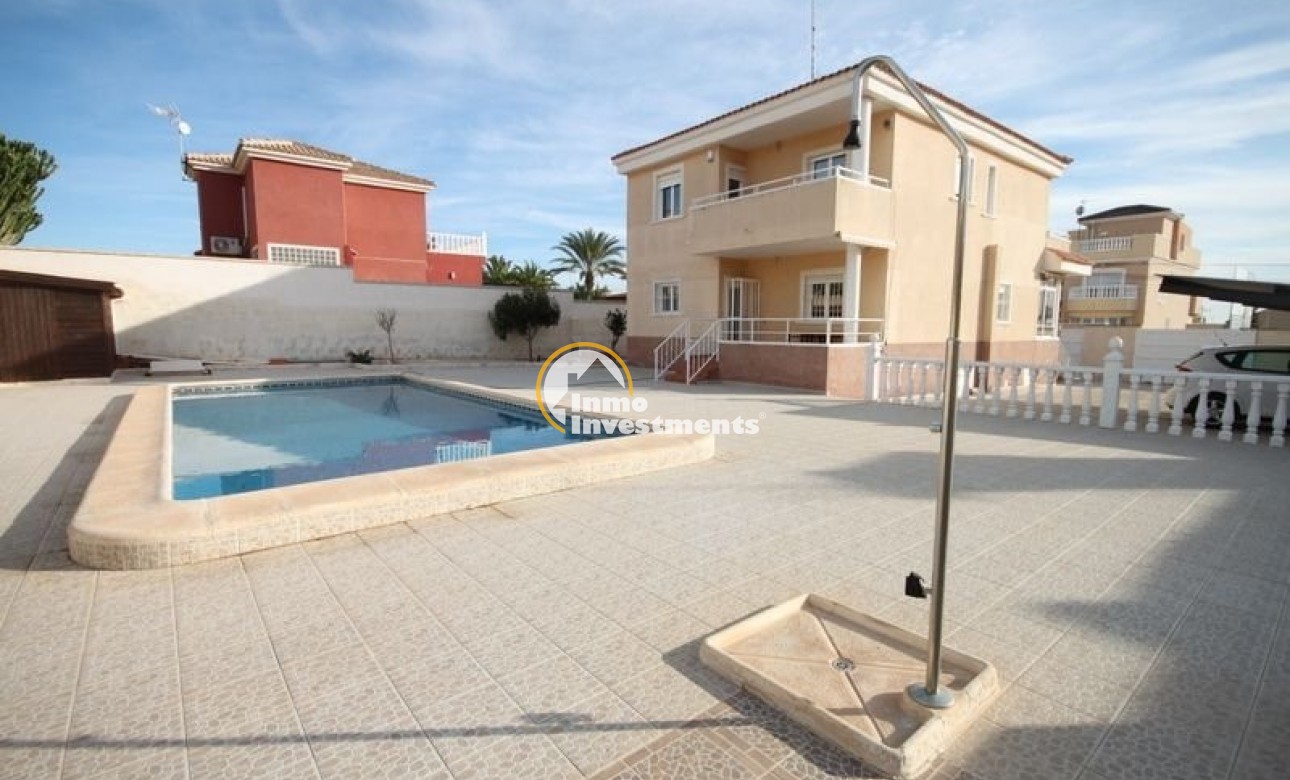 Reventa - Chalet independiente - Torrevieja - Aguas Nuevas