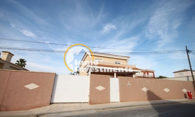 Reventa - Chalet independiente - Torrevieja - Aguas Nuevas