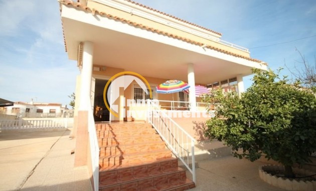 Reventa - Chalet independiente - Torrevieja - Aguas Nuevas