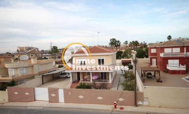 Reventa - Chalet independiente - Torrevieja - Aguas Nuevas