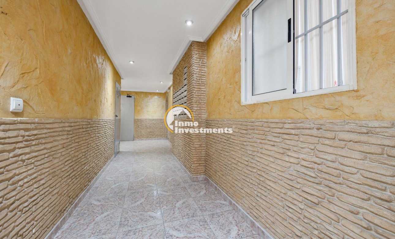 Resale - Apartment - Torrevieja - Centro