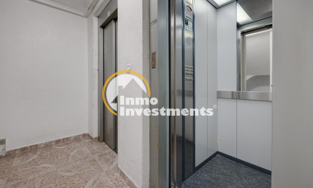 Resale - Apartment - Torrevieja - Centro