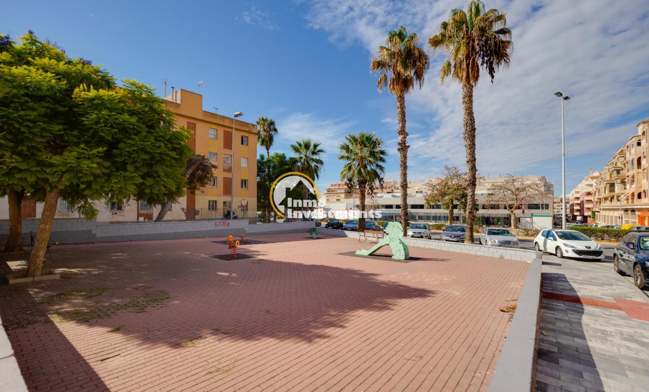 Resale - Apartment - Torrevieja - Centro