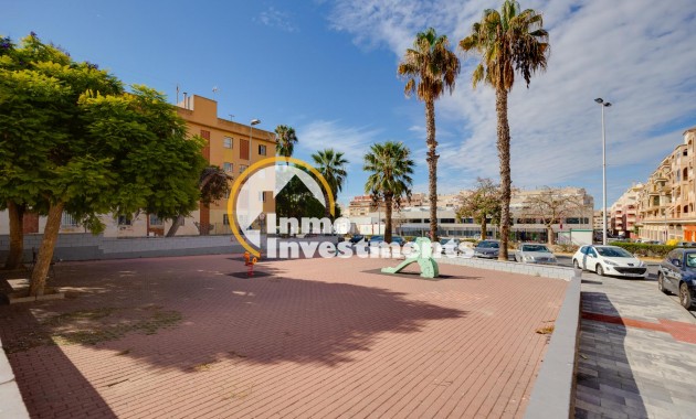 Resale - Apartment - Torrevieja - Centro