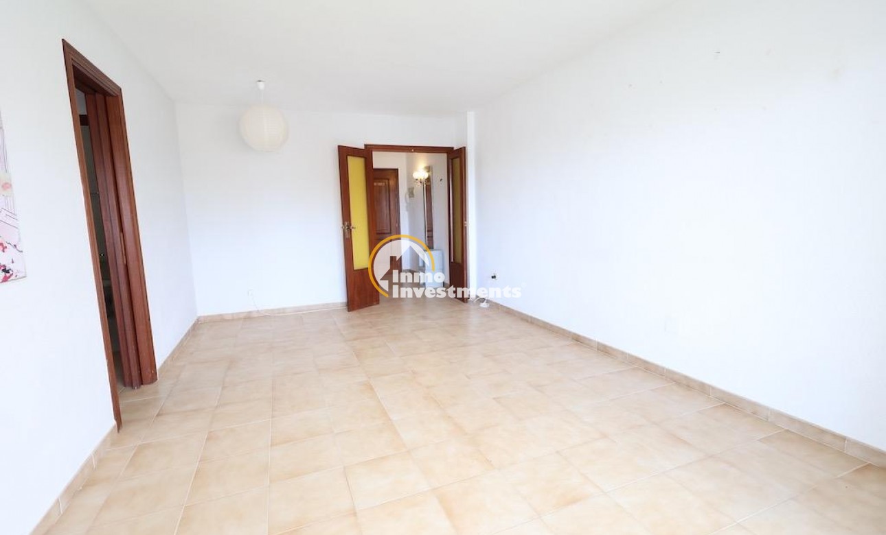 Resale - Apartment - Punta Prima - Beachside