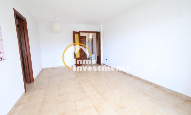 Resale - Apartment - Punta Prima - Beachside