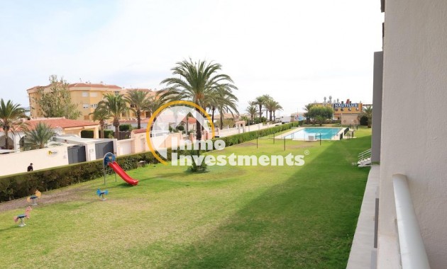 Resale - Apartment - Punta Prima - Beachside