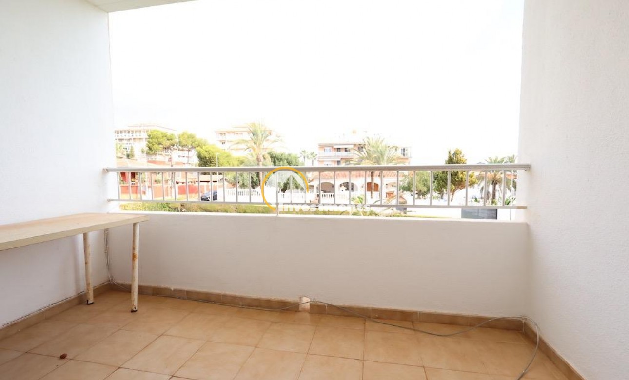 Resale - Apartment - Punta Prima - Beachside