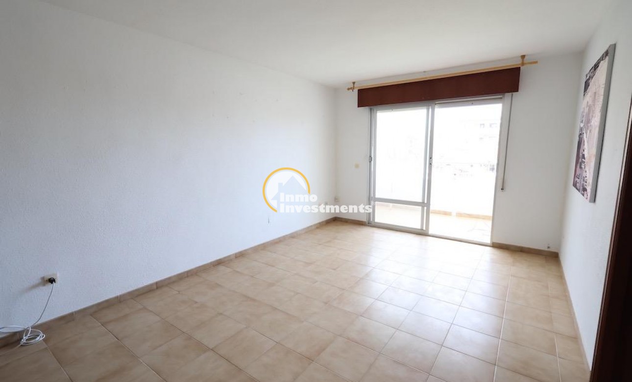 Resale - Apartment - Punta Prima - Beachside