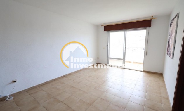 Resale - Apartment - Punta Prima - Beachside