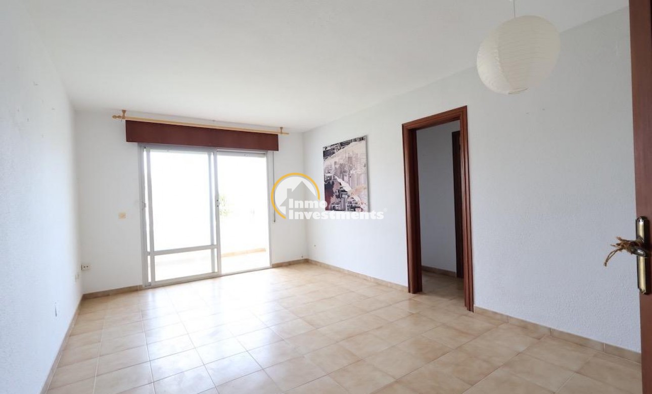 Resale - Apartment - Punta Prima - Beachside