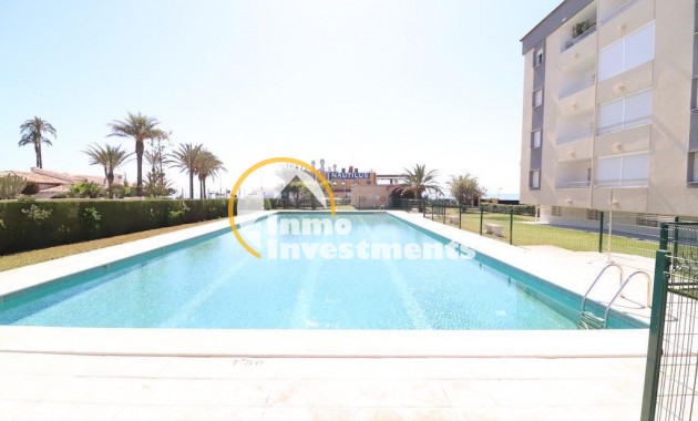 Resale - Apartment - Punta Prima - Beachside