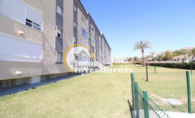 Resale - Apartment - Punta Prima - Beachside