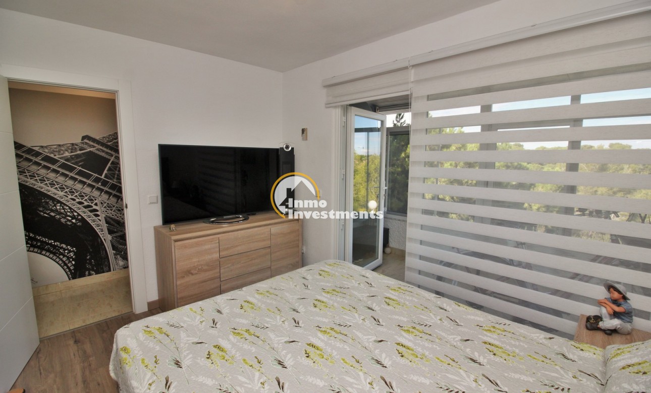 Resale - Apartment - Villamartin