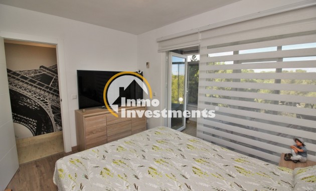 Resale - Apartment - Villamartin