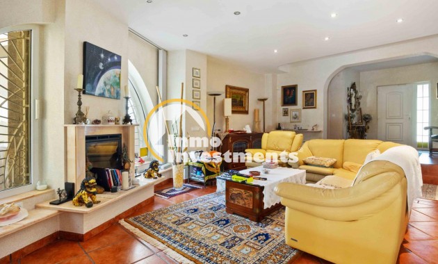 Resale - Villa - Cabo Roig - Beachside