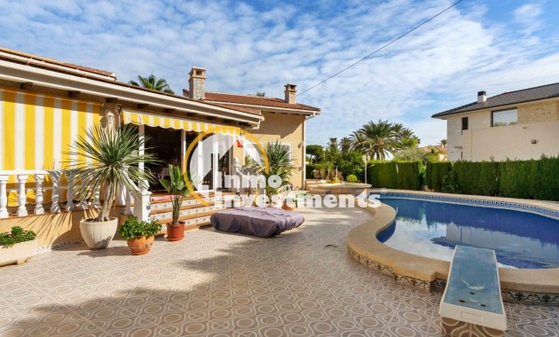 Resale - Villa - Cabo Roig - Beachside