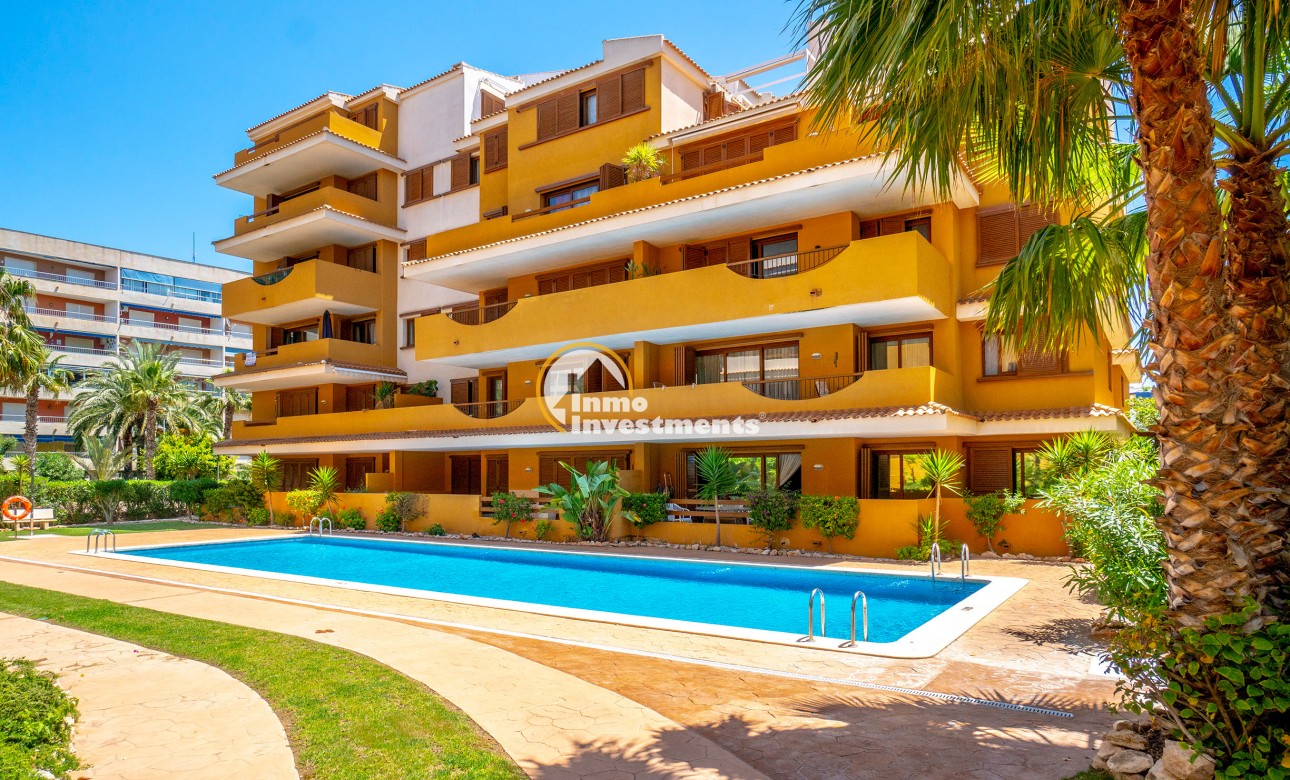 Resale - Apartment - Punta Prima - Beachside