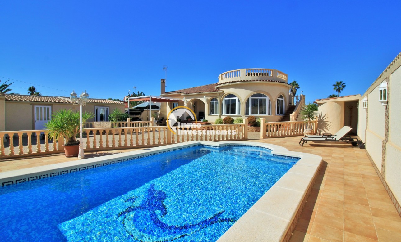 Resale - Villa - Torrevieja - La Siesta