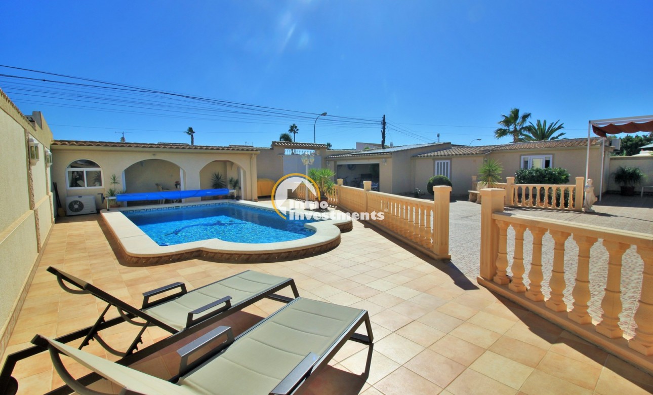 Resale - Villa - Torrevieja - La Siesta