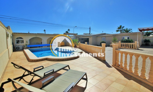 Resale - Villa - Torrevieja - La Siesta