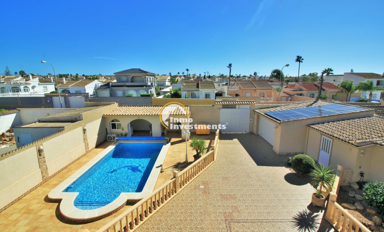 Resale - Villa - Torrevieja - La Siesta