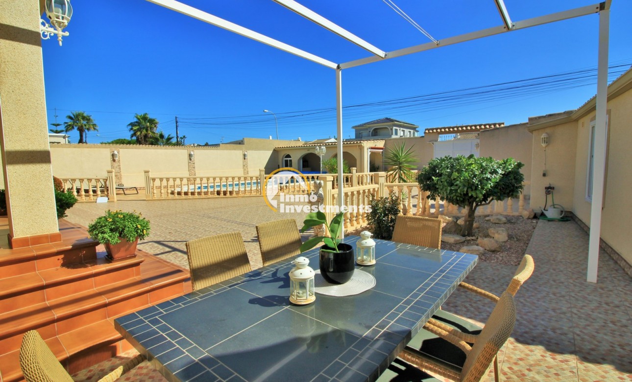 Resale - Villa - Torrevieja - La Siesta