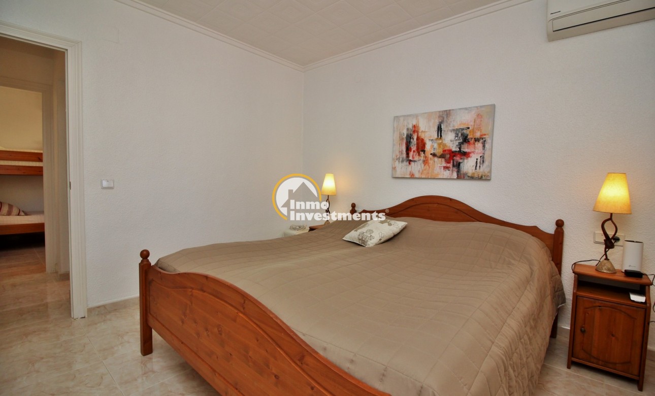 Resale - Villa - Torrevieja - La Siesta