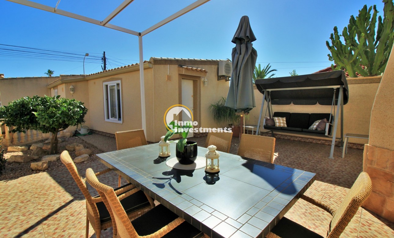 Resale - Villa - Torrevieja - La Siesta