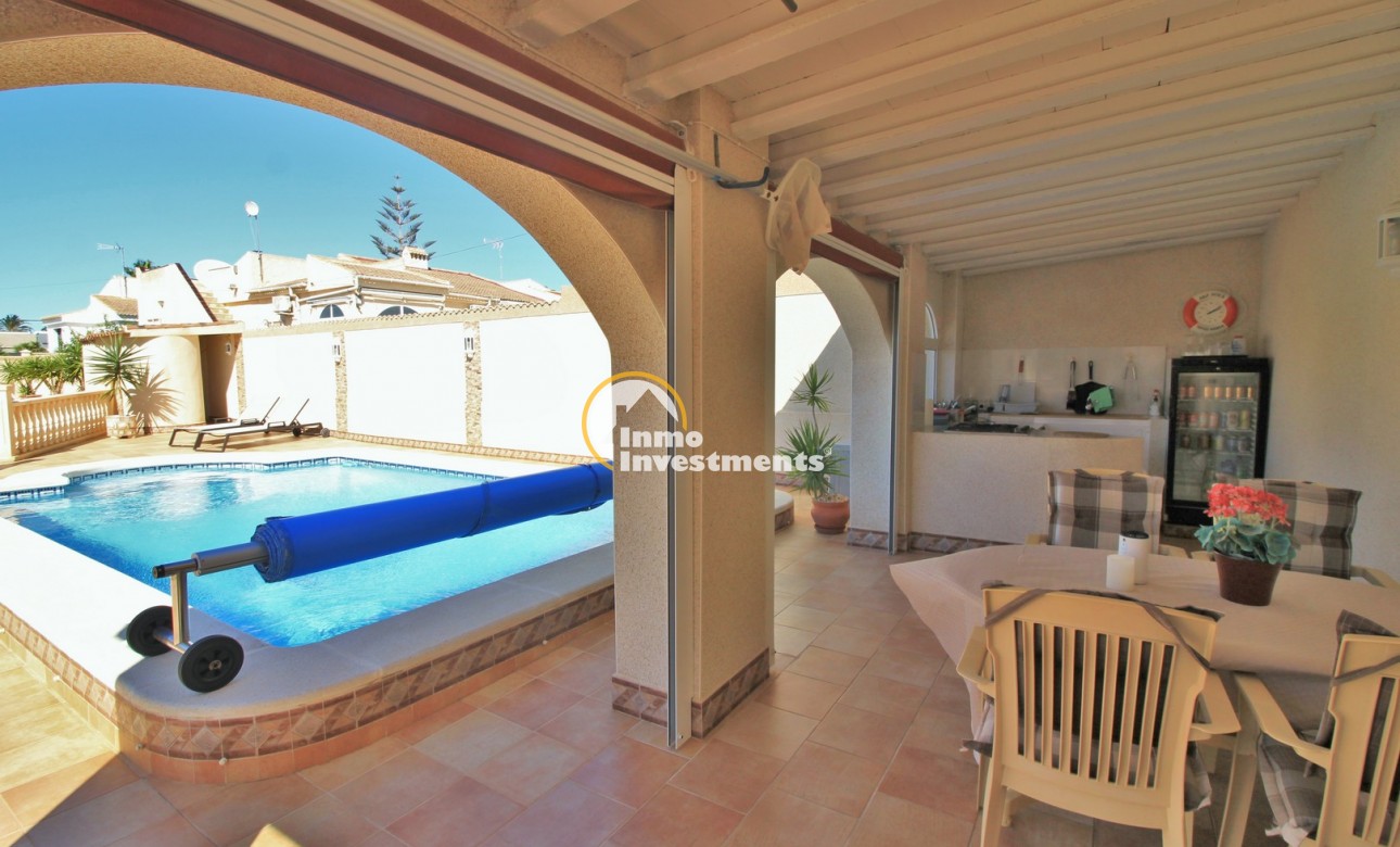 Resale - Villa - Torrevieja - La Siesta