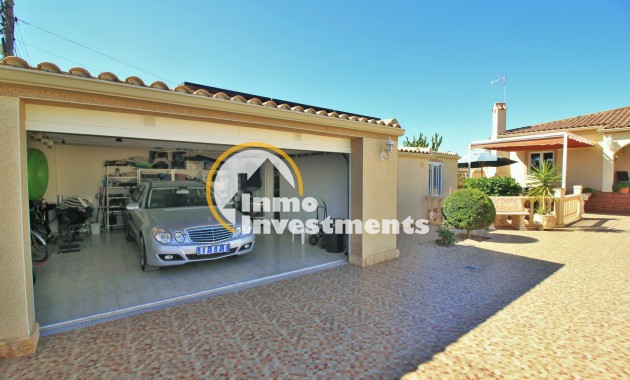 Resale - Villa - Torrevieja - La Siesta