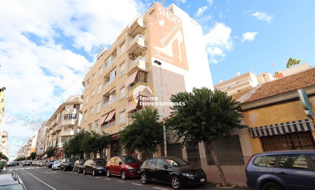 Resale - Apartment - Torrevieja - Acequion