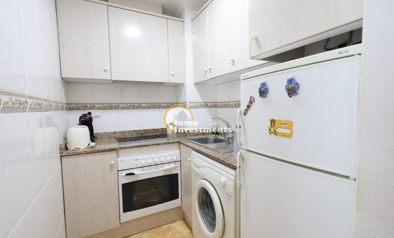 Resale - Apartment - Torrevieja - Acequion