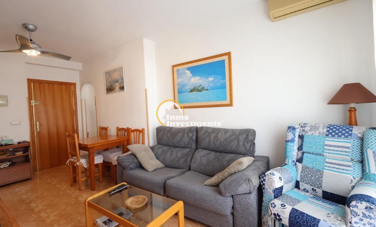 Resale - Apartment - Torrevieja - Acequion