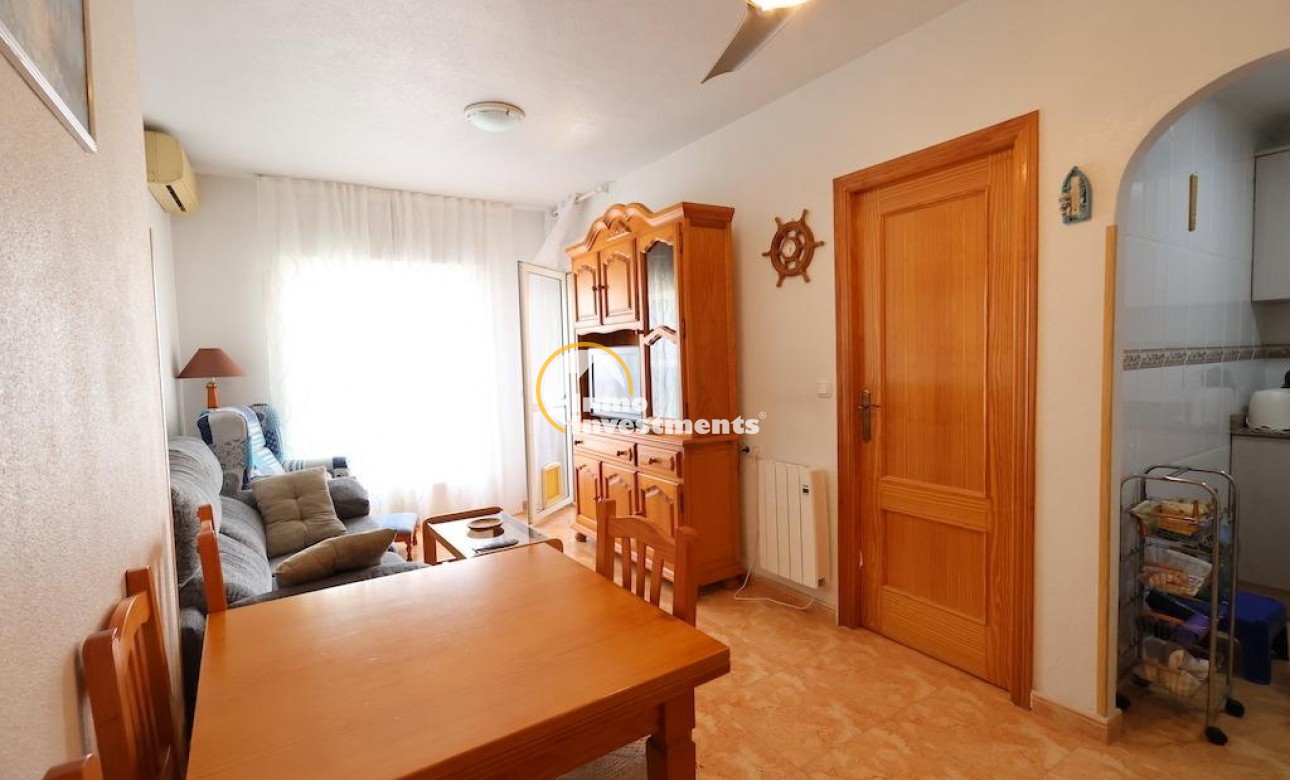 Resale - Apartment - Torrevieja - Acequion