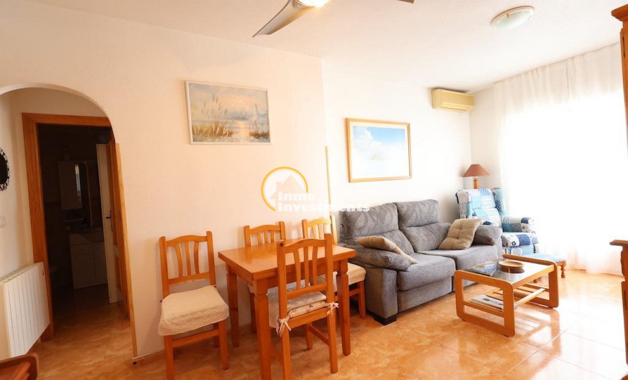 Resale - Apartment - Torrevieja - Acequion