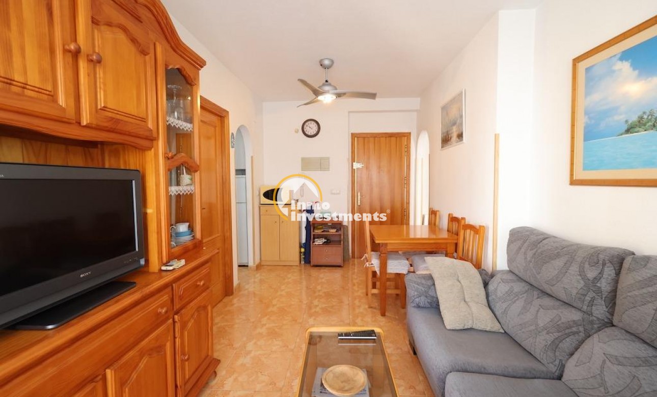 Resale - Apartment - Torrevieja - Acequion