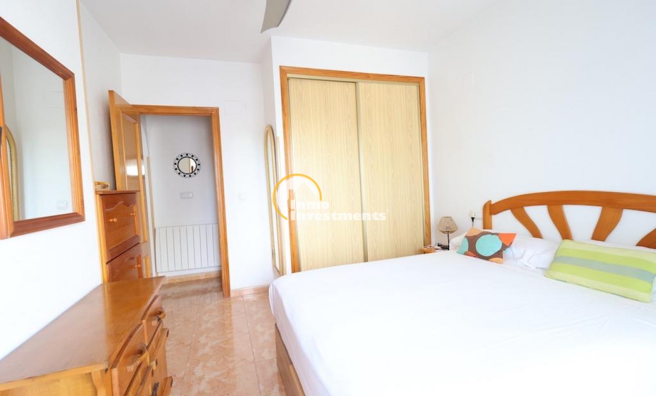 Resale - Apartment - Torrevieja - Acequion