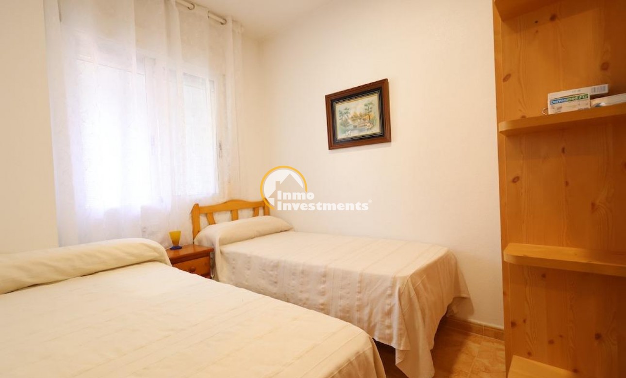 Resale - Apartment - Torrevieja - Acequion