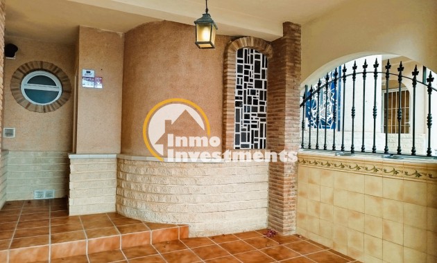 Resale - Semi detached villa - Mil Palmeras - Beach