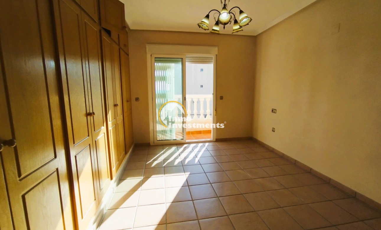 Resale - Semi detached villa - Mil Palmeras - Beach