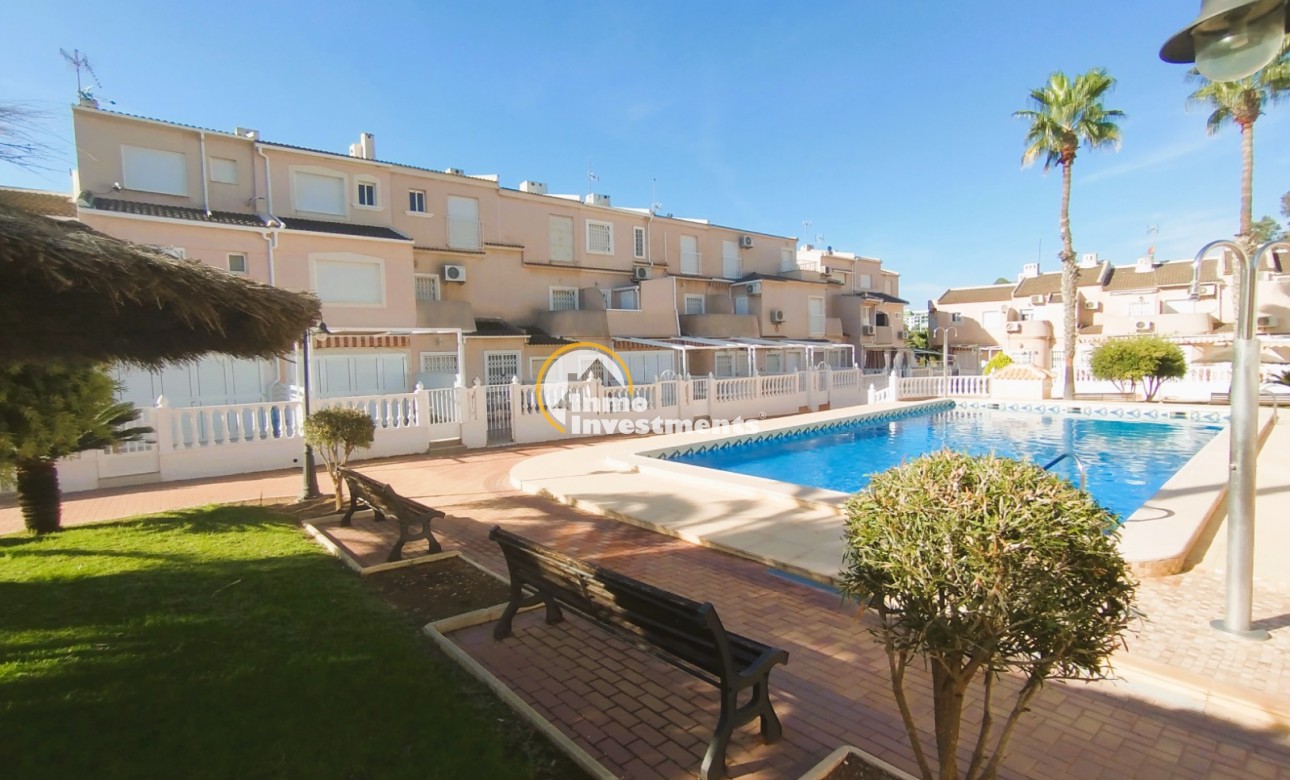 Resale - Semi detached villa - Mil Palmeras - Beach