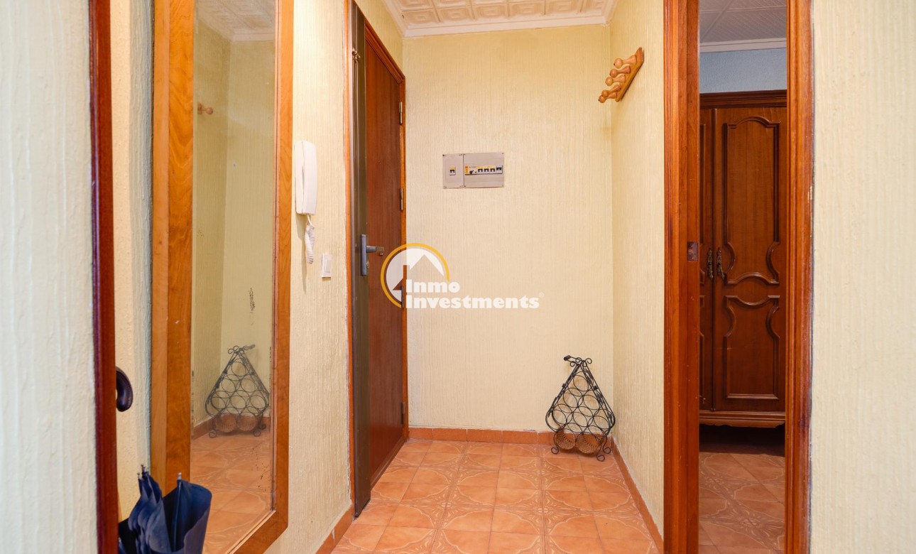 Resale - Apartment - Torrevieja - Playa del Acequion